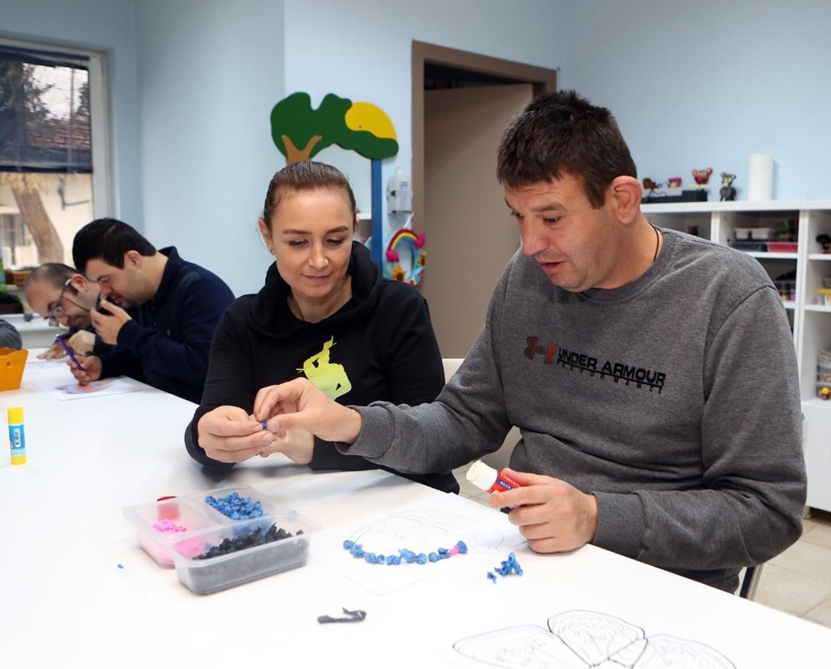 Erdem: &ldquo;Nil&uuml;fer&rsquo;de son 1 yılda 3 bin 500 engellinin yaşamına dokunduk&rdquo;