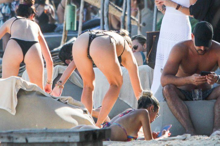 Rachel Hilbert kız arkadaşlarıyla tatilde  G4