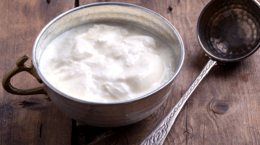 Daha d&uuml;z bir g&ouml;bekle uyanmanın 7 sırrı! Yoğurdu ortadan kaldırın