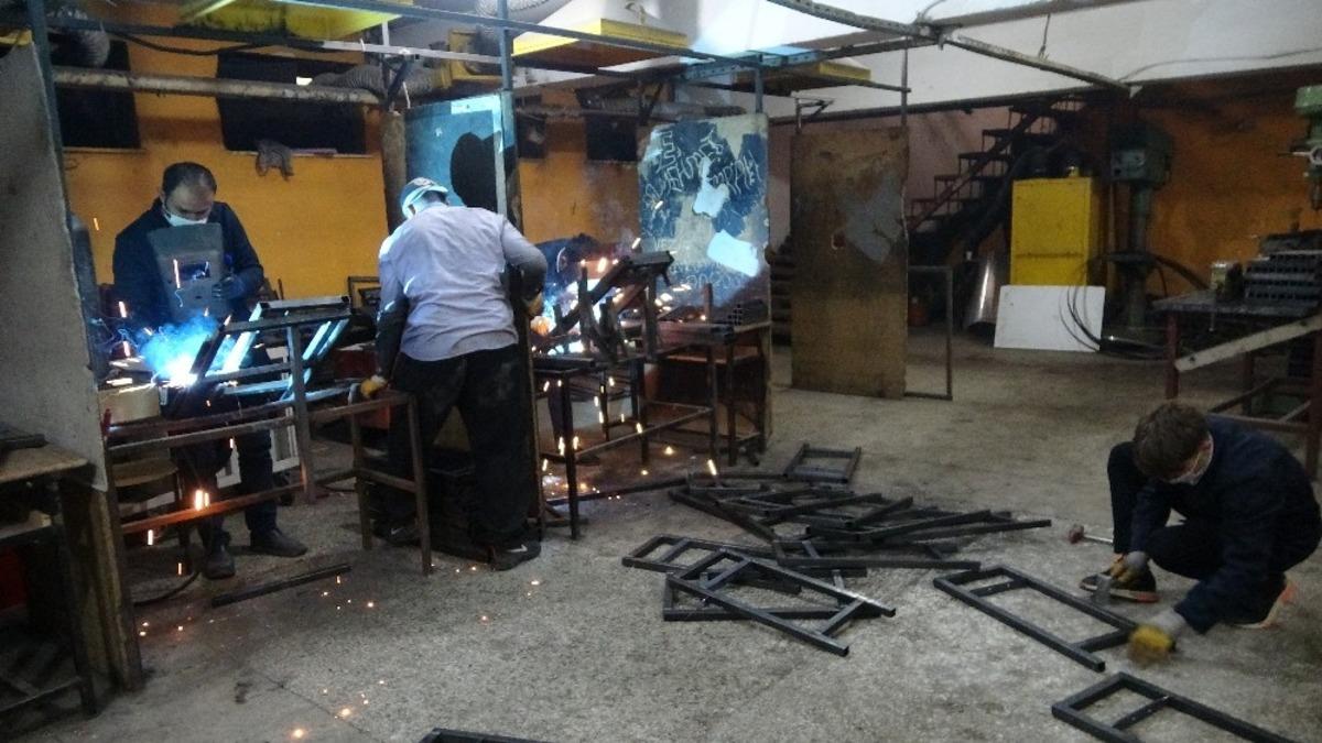 Devlet okulu bacasız fabrika gibi &uuml;retim yapıyor