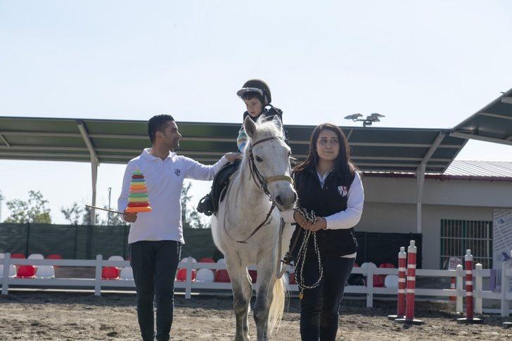Engelsiz Yaşam Merkezinde uzman eğitimcilerle engeller kaldırılıyor G2
