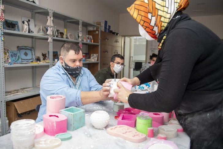 Engelsiz Yaşam Merkezinde uzman eğitimcilerle engeller kaldırılıyor G3