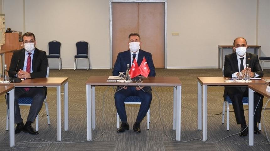 Vali Elban: "Bağımlılıkla mücadele topyekun mücadele gerektirir"