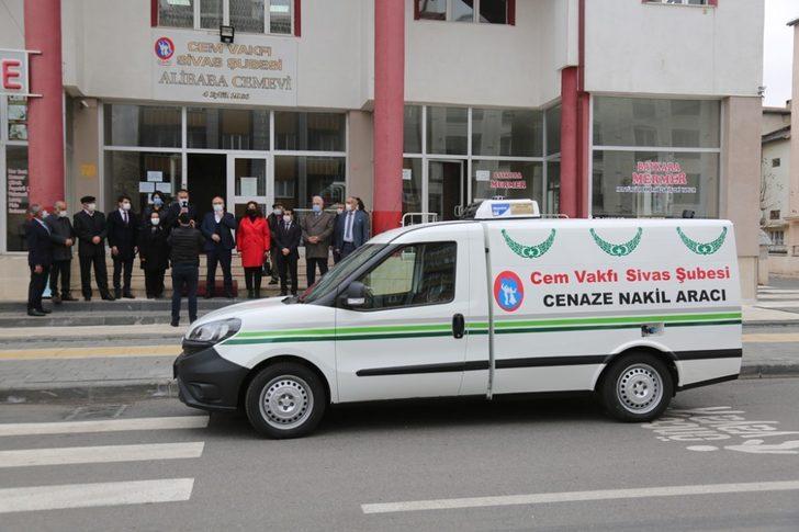 Sivas Belediyesinden Cem Vakfına cenaze nakil aracı G1