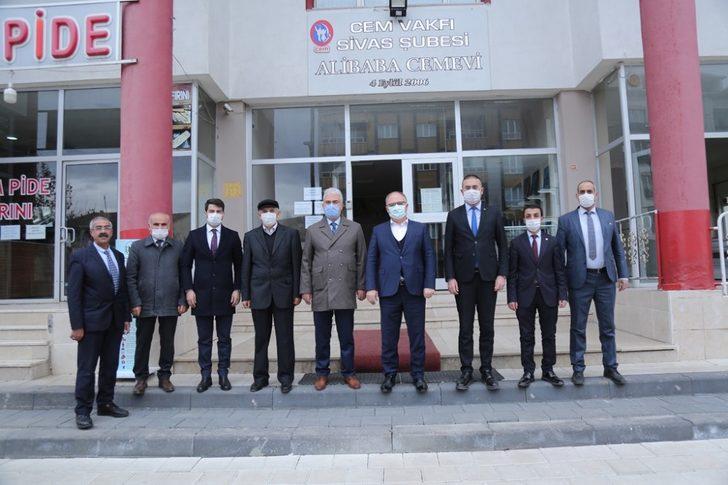 Sivas Belediyesinden Cem Vakfına cenaze nakil aracı G5