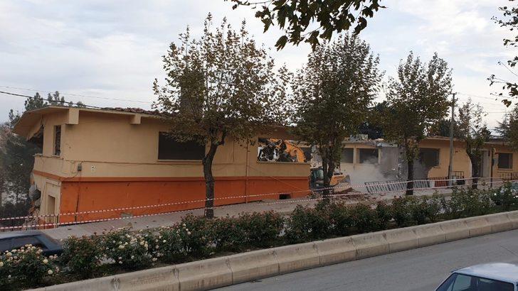 Tosya’da depreme dayanıksız okulların yıkımı sürüyor G2