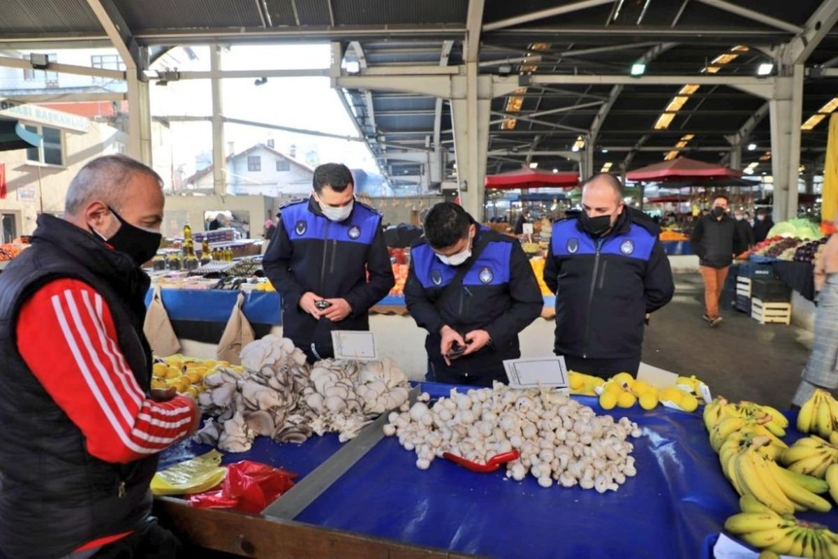 Ekipler pazarda HES kodu ve ateş &ouml;l&ccedil;&uuml;m&uuml; yaptı