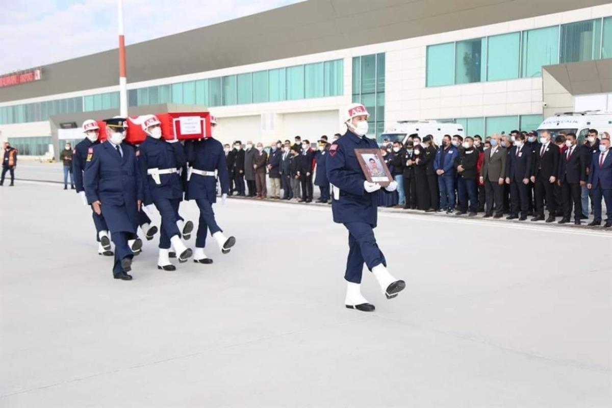 Şehit Osman G&uuml;ler&rsquo;in naaşı memleketi K&uuml;tahya&rsquo;ya getirildi