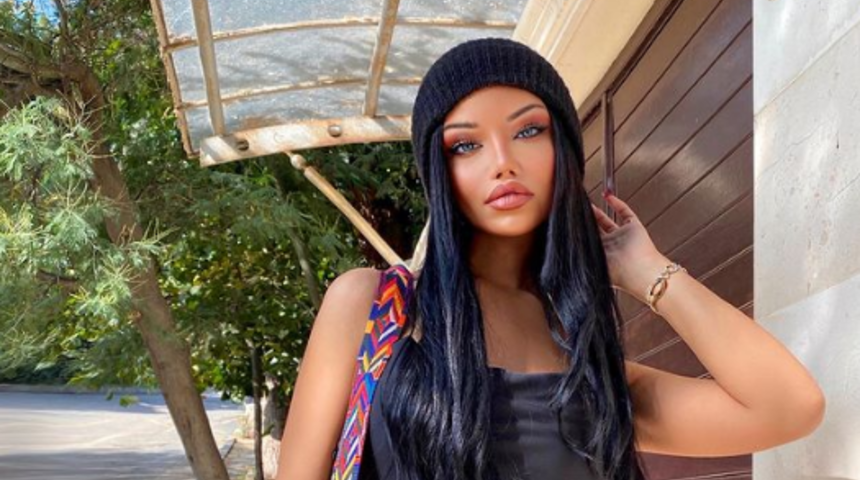 Cinsiyet değiştirdikten sonra yepyeni bir bedene kavuşan Türk ünlüler!