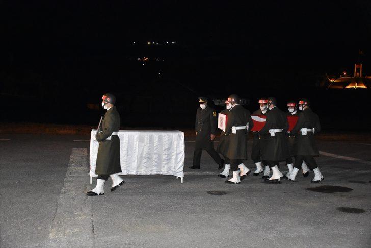 Hakkari'de araç kazasında şehit olan askerin cenazesi Kütahya'da toprağa verildi G2