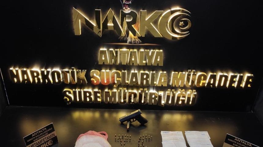 Zehir tacirinin evine polis baskını