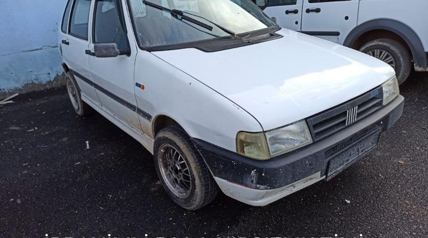 Çalıntı otomobil ile kaçmaya çalışan şüpheliler suçüstü yakalandı