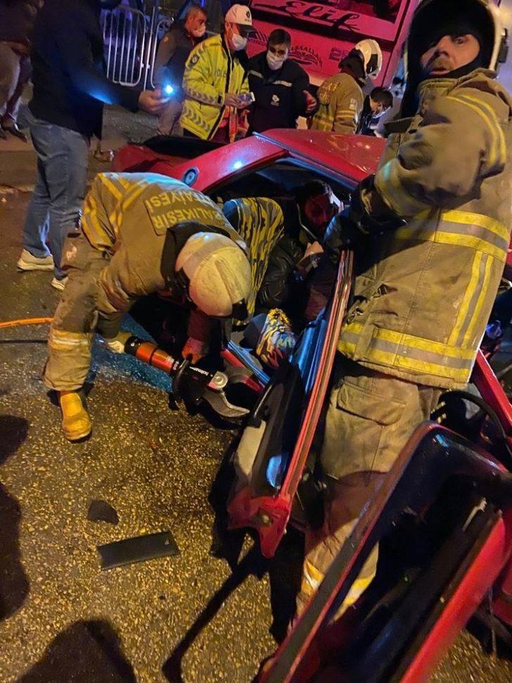 TIR’a arkadan çarparak takla atan araç hurdaya döndü G4