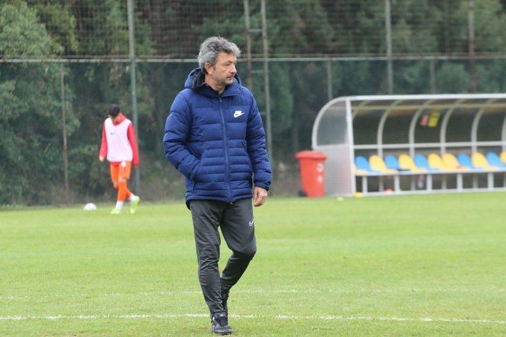 Takım arkadaşları korona virüse yakalanınca kaleye geçen stoper Erdin: G3