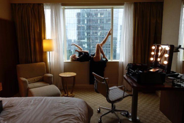 Didem Soydan erkek mi? &Uuml;nl&uuml; foto modelin ilk defa g&ouml;r&uuml;len "fazlalığı" sosyal medyayı salladı!