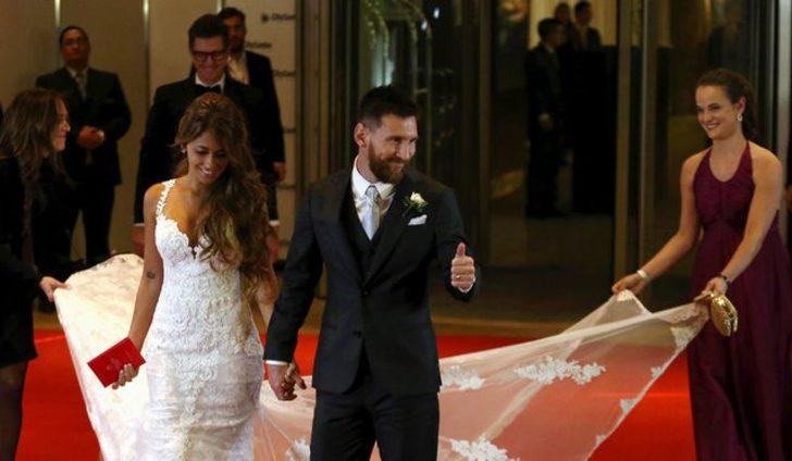 Messi Antonella Roccuzzo ile dünya evine girdi G4