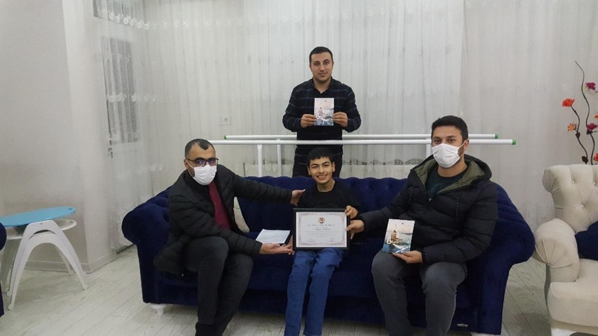 (&Ouml;zel) Engelli Azad&rsquo;ın "Gazetecilik" hayali ger&ccedil;eğe d&ouml;n&uuml;şt&uuml;