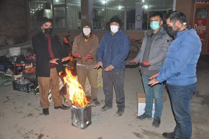 Yüksekova’da soğuk hava hayatı olumsuz etkiliyor G1