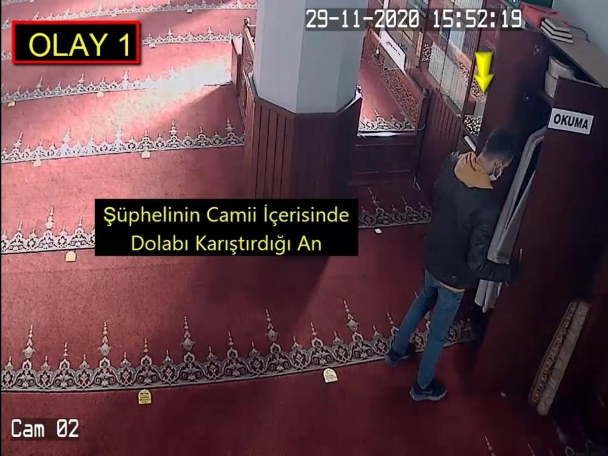 Camiden avize &ccedil;alan hırsızlar yakalandı