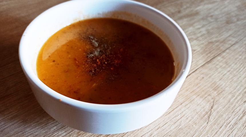 &Uuml;zerine pul biber d&ouml;kerek yerseniz ila&ccedil; gibi şifa oluyor! Kahvaltıda da akşam yemeğinde de yiyebilirsiniz