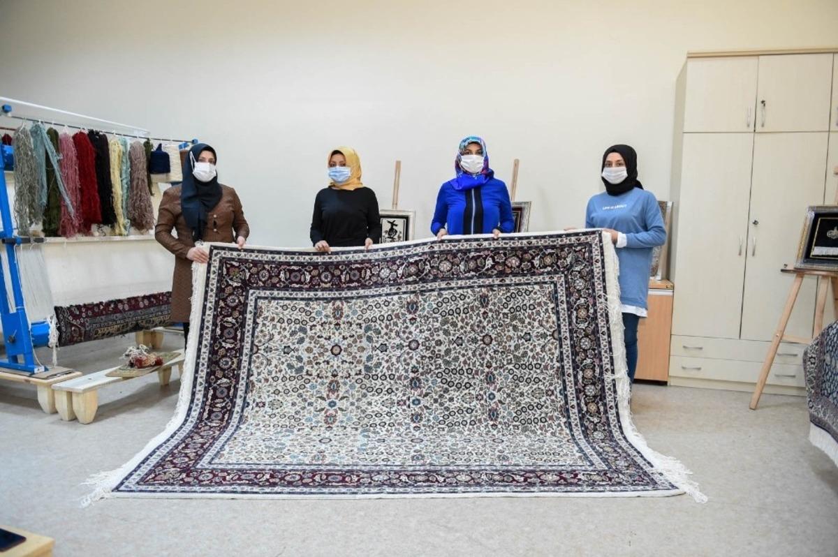 Altındağlı kadınlar siparişlere yetişemiyor