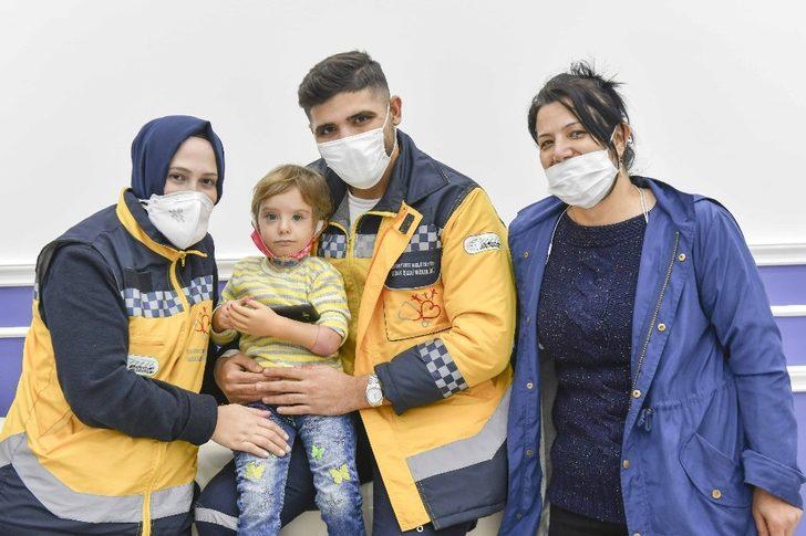 2,5 yaşındaki Rabia’nın protez kol sevinci G1