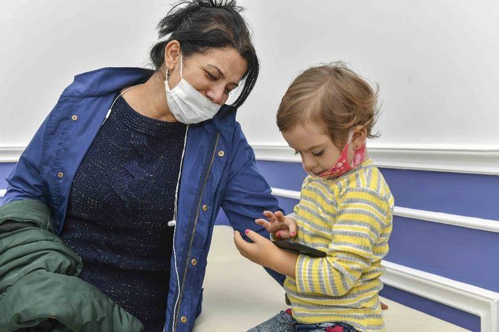 2,5 yaşındaki Rabia’nın protez kol sevinci G4