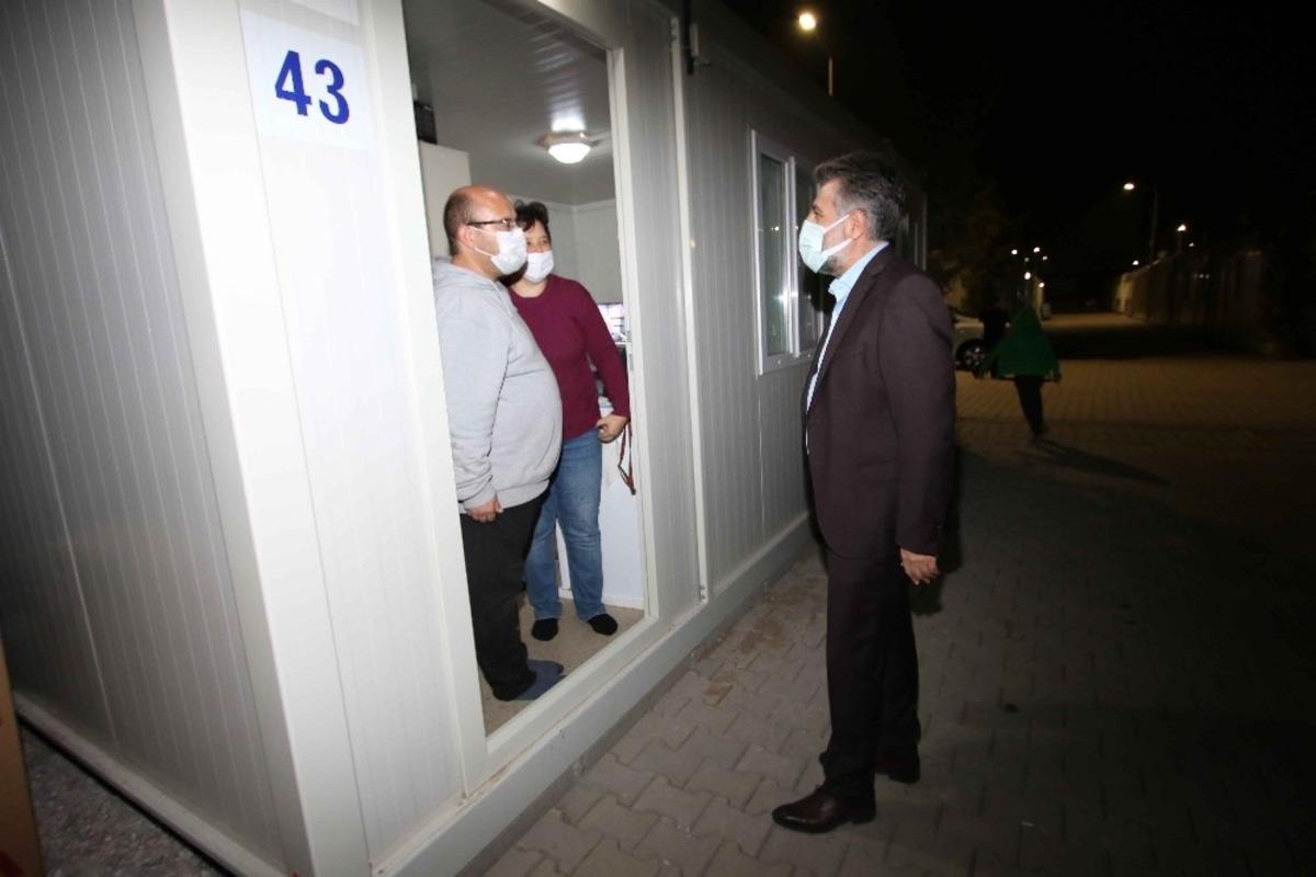 Başkan Sandal, konteyner kentteki depremzedeler ile buluştu