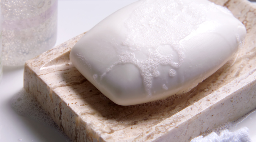 Bu 7 şey banyonun g&ouml;r&uuml;n&uuml;m&uuml;n&uuml; bozuyor! Sabunluk se&ccedil;imine dikkat