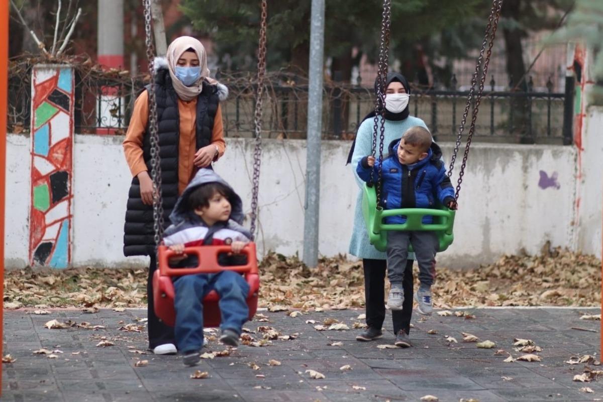 &Ouml;ğretmen ve &ouml;ğrencilerden anlamlı Engelliler G&uuml;n&uuml; videosu