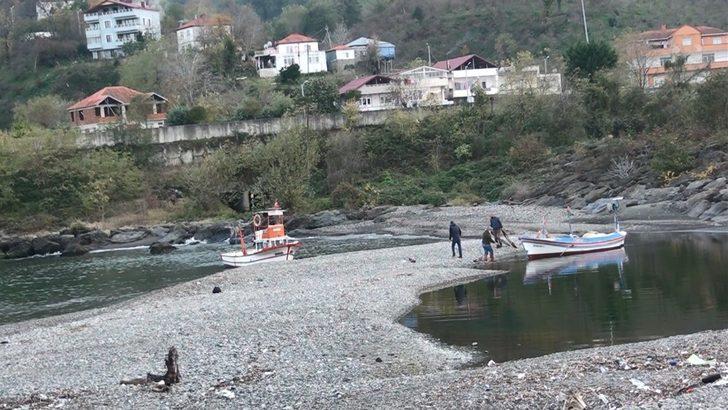 Limanın çıkışı kumla dolunca balıkçılar mahsur kaldı G4