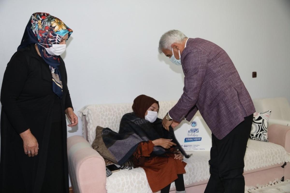 G&uuml;der, &ouml;zel gereksinimli ailelere moral verdi