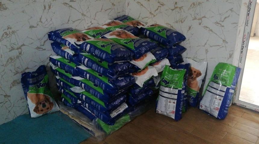 HAYTAp&rsquo;tan kedi ve k&ouml;pekler i&ccedil;in mama bağışı