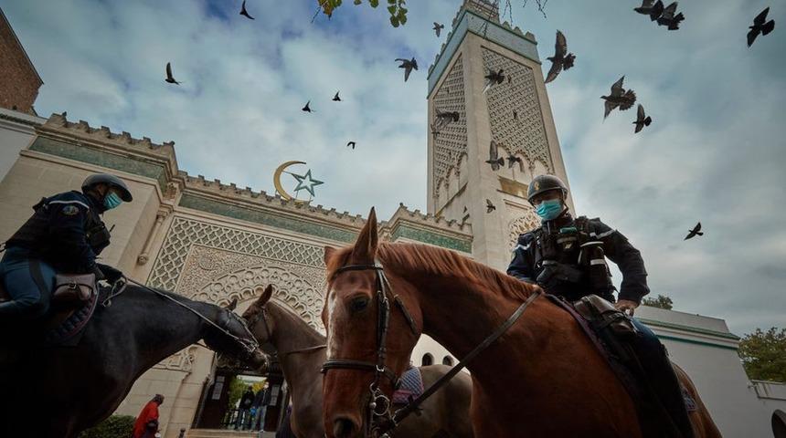 Fransa'da 'radikal İslamcılarla m&uuml;cadele' adlı yasa tasarısı neleri kapsıyor?