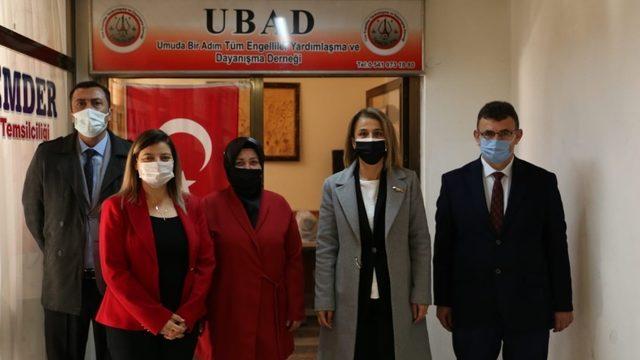 Vali Becel, Engelliler günü nedeniyle ziyaretlerde bulundu