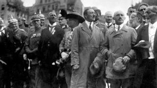 'Adolf Hitler' Namibya seçimlerini kazandı