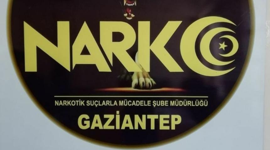 Yolcu otob&uuml;s&uuml;nde 3 kilogram uyuşturucu madde ele ge&ccedil;irildi