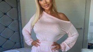 Göğüs ameliyatı olan Chloe Ferry şov yaptı! Beğeni yağdı