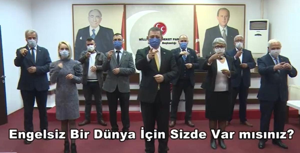 MHP Isparta teşkilatından işaret diliyle &ldquo;Engelsiz d&uuml;nya i&ccedil;in sen de bir adım at&rdquo; mesajı