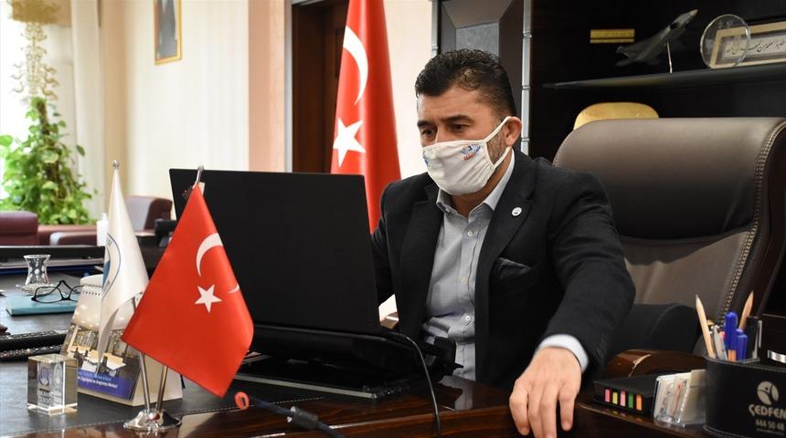 BT&Uuml; Rekt&ouml;r&uuml; Prof. Dr. Karademir, AA'nın "Yılın Fotoğrafları" oylamasına katıldı