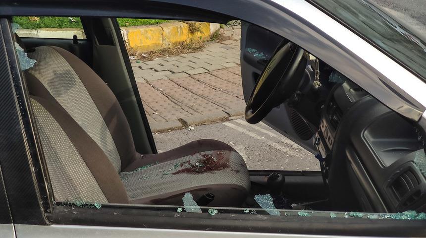 Güngören'de seyir halindeki otomobil sürücüsüne silahlı saldırı