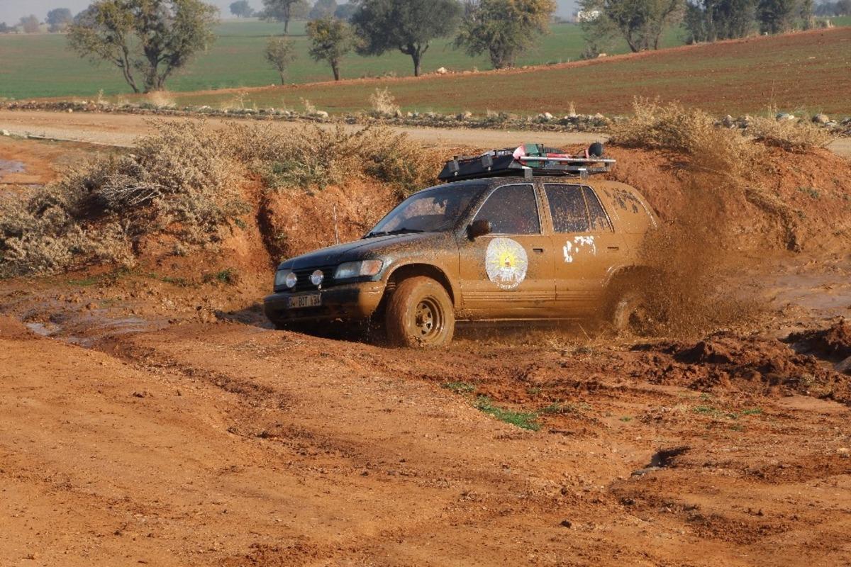 Engelliler Off Road pistinde engelleri aştı