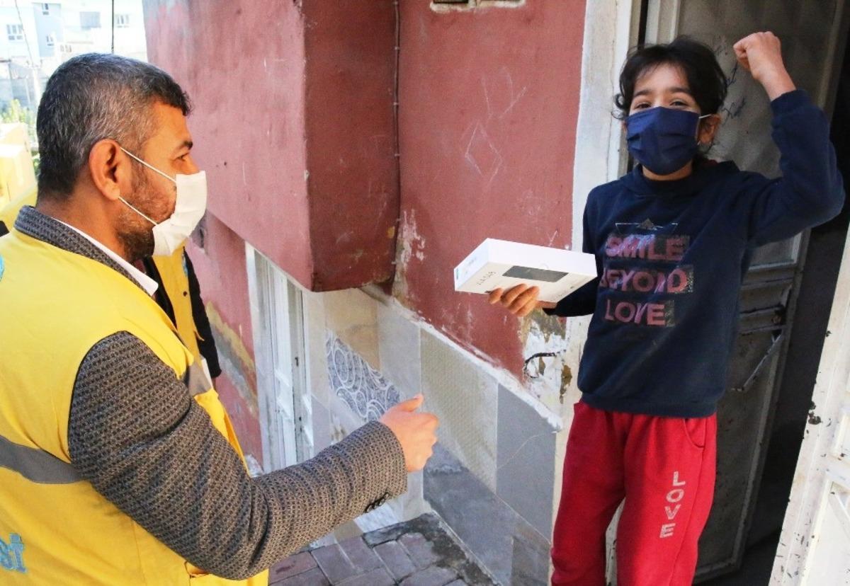 Online eğitime tablet desteği