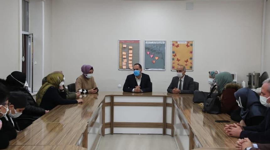 Niğde Belediye Başkanı &Ouml;zdemir&rsquo;den Filyasyon Ekiplerine Moral Ziyareti