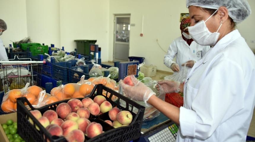 Aliağa&rsquo;daki vatandaşlara kısıtlama g&uuml;nlerinde bir tıkla alışveriş kolaylığı