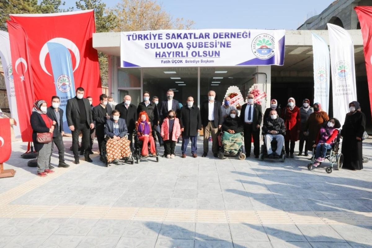 Engelliler dernek binasına Başkan &Uuml;&ccedil;ok sayesinde kavuştu