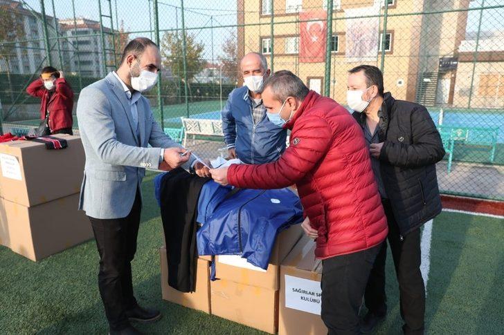 Merkezefendi Belediyesi’nden engelli spor kulüplerine malzeme desteği G3