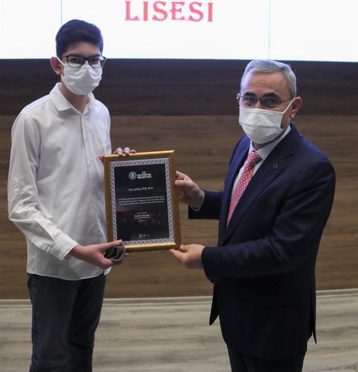 Başarılı öğrenciler ödüllendirildi G3