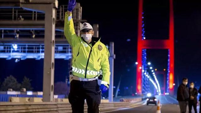 İstanbul, sokağa çıkma kısıtlamasının başlamasıyla sessizliğe büründü