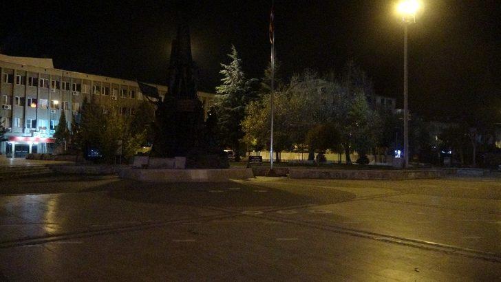 Uşak sokakları boş kaldı G3